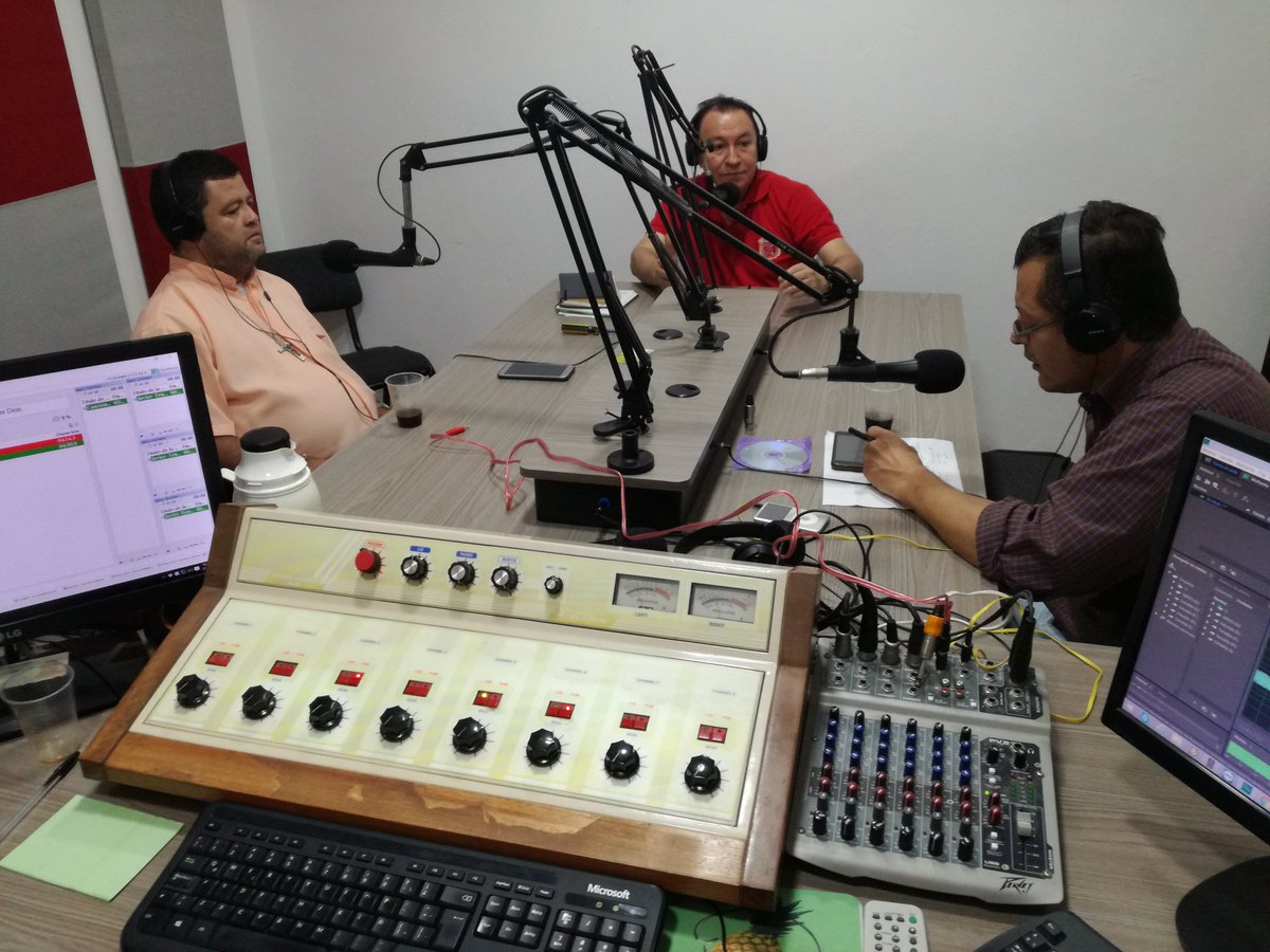 teuramaestereo's tweet photo. Programación #UnGritoxLaPaz https://t.co/y27Na7QfeU https://t.co/PR7Jjgv8XX