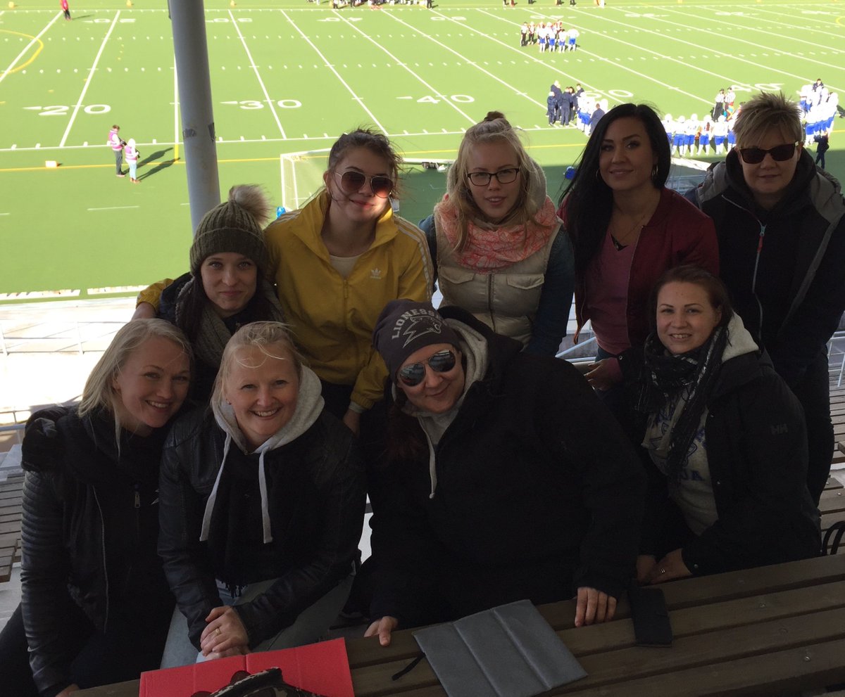 Lionesses vahvistuu tanskalaisella Sidsel Andersenilla! Luonnollisesti saavuttuaan Suomeen Sidsel meni joukkueen kanssa katsomaan jenkkifutista Velodromille. lohjalions.fi #jefu #jenkkifutis #uncfamily #diamondbowl