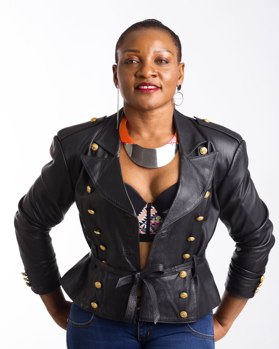 ReinaSabaOF's tweet photo. ¿Se acuerdan de ‘La Flota’? Para celebrar 15 años, el próximo viernes 4 de mayo lanzaré un come-back del tema con un artista español! ¡Qué ganas! https://t.co/VM57jgEgnh