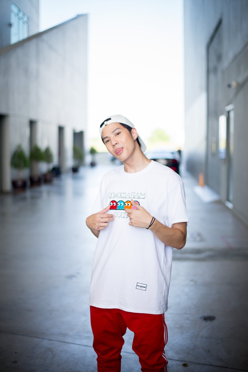 np3zero's tweet photo. Thiti Red day. /รองเท้าสวย

@bank_thiti #bank_thiti @thitifanclub #nadaoartist https://t.co/c3kIrsftbY