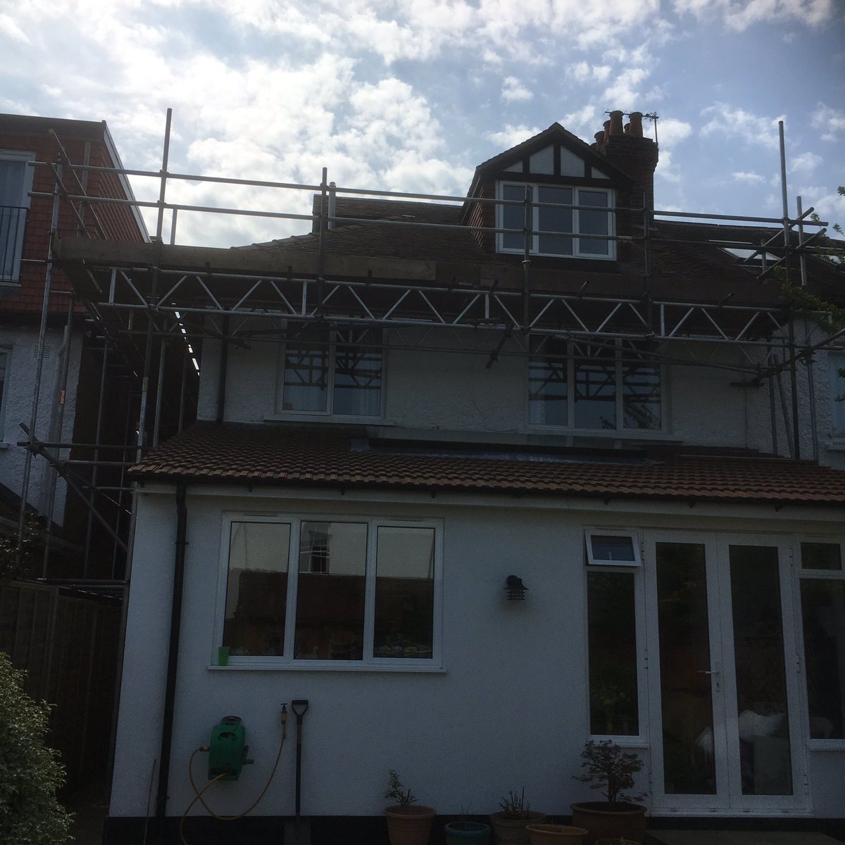20tenscaff's tweet photo. Another erection for Brandon....
3 sider Thames Ditton. @Brandonroofing #20TenScafflding#roofer#scaffoldin https://t.co/gkXc98rujX