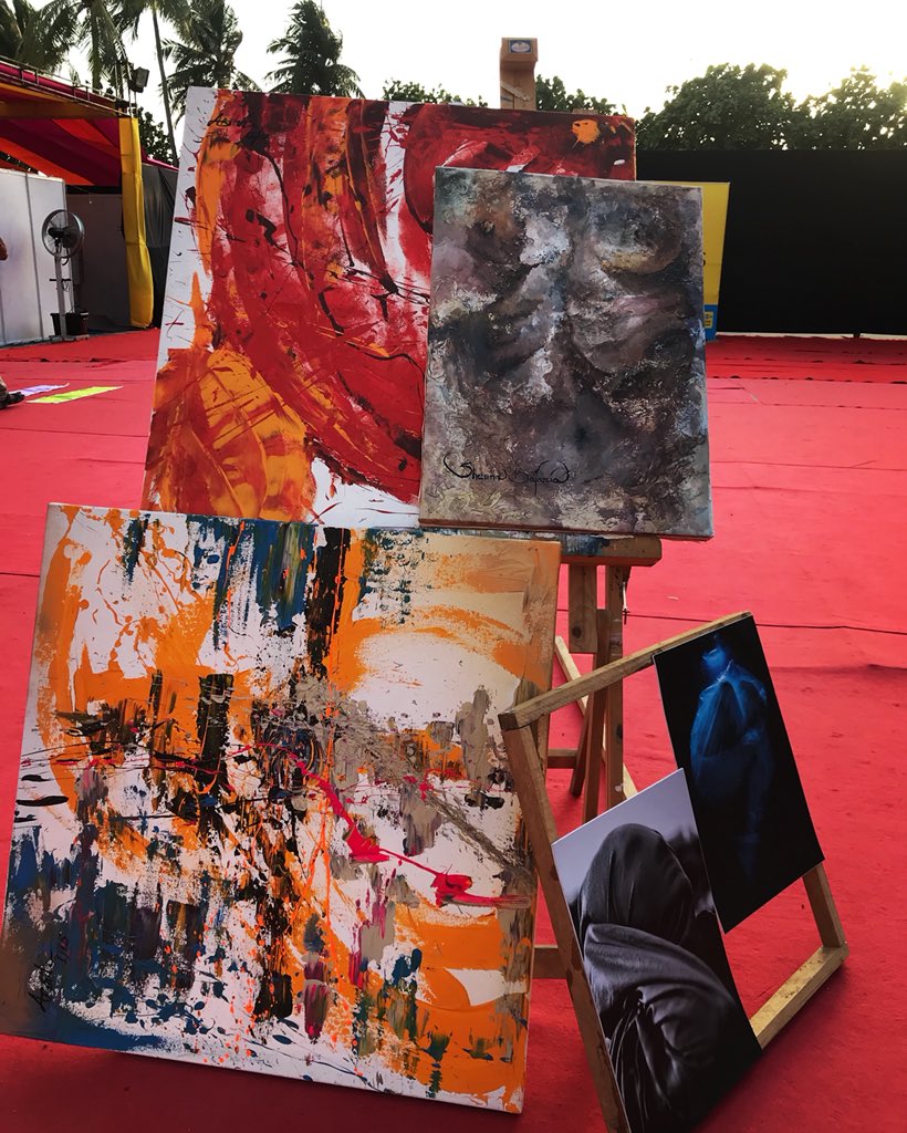 DhindoraBazaar's tweet photo. Come look at some amazing #homegrown #art installations from #Mumbai at #DhindoraBazaar! 
#SheharMeinDhindora
#love #potd #artwork #artist #painting #paint #artlover https://t.co/qbTc57lVSH