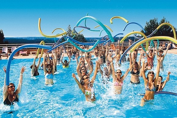 Gràcies a tots els que heu vingut avui a fer aquagym!!😍👏
Us hi esperem aquesta nit a la disco on podrem ballar "Es tanxt ein Bi Ba Butzemann" (més coneguda com Viva Puigdemont)👯