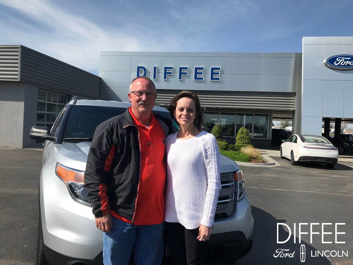 DiffeeFordLinc's tweet photo. The Webbs' drove home in a 2015 #Ford Explorer! Thanks for letting Brad help you find the right one! #MyNewDiffeeFord #SoldByBrad #FordExplorer https://t.co/qAUYlyyGNZ