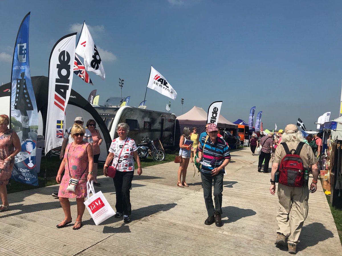 AldeUK's tweet photo. βοΈ It's a beautiful weekend, if you're heading to the National Motorhome Show in Peterborough, pop by the Alde stand to meet the team. πΊ#AldeHeating #KingofComfort
#RaisingFundsforHelpTheHeroes https://t.co/E7lC9OX3pK