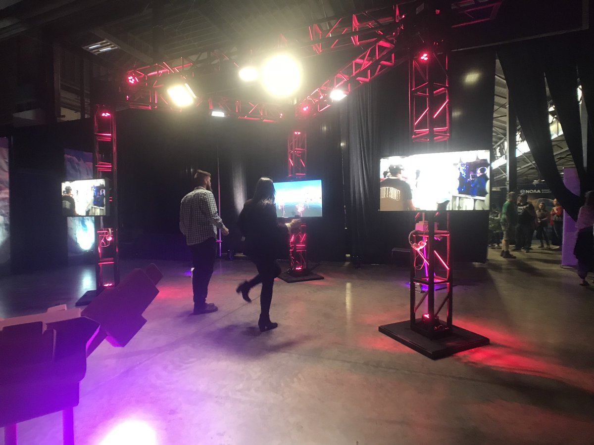 EarthxFilm's tweet photo. Come DANCE with @flARmingos at #EarthxInteractive in the Centennial Building! https://t.co/10lHM7PHCi