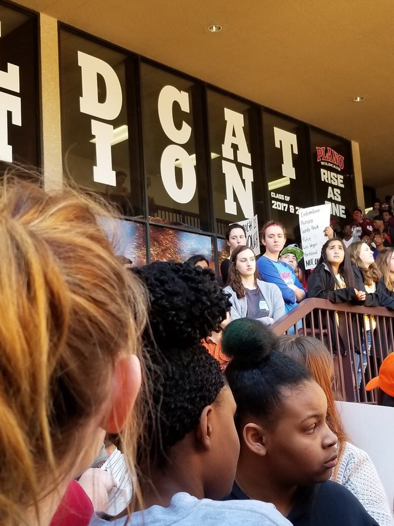 PlanoWalkout's tweet photo. more incredible photos from the @PlanoWalkout #NationalSchoolWalkout we are so proud of you all 🧡 https://t.co/JkfuBGZipS