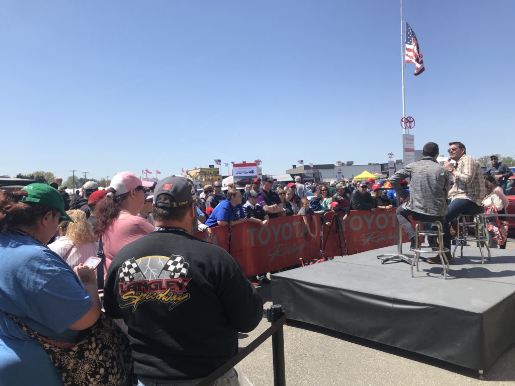 graygaulding's tweet image. Great crowd at the @ToyotaRacing #PitPass this morning -PR #ToyotaOwners400
