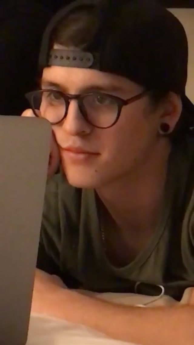 zzrebs's tweet photo. QUIERO

@CNCOmusic
#PremiosMTVMiaw #MTVLAFANCNCOWNERS https://t.co/M3TRgMZL8l