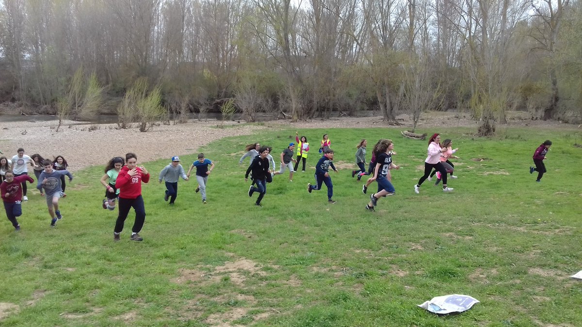 alestecj's tweet photo. Continuamos con la marcha campestre #OperacionTriunfo y con las pruebas para conseguir nuestra acreditación. Somos más de 80 participantes de las parroquias de zona este de #VLL #interparroquial #minicampamento #Astudillo2018 @SalesianosSSM @federboscocyl https://t.co/ihgKlTHN9M