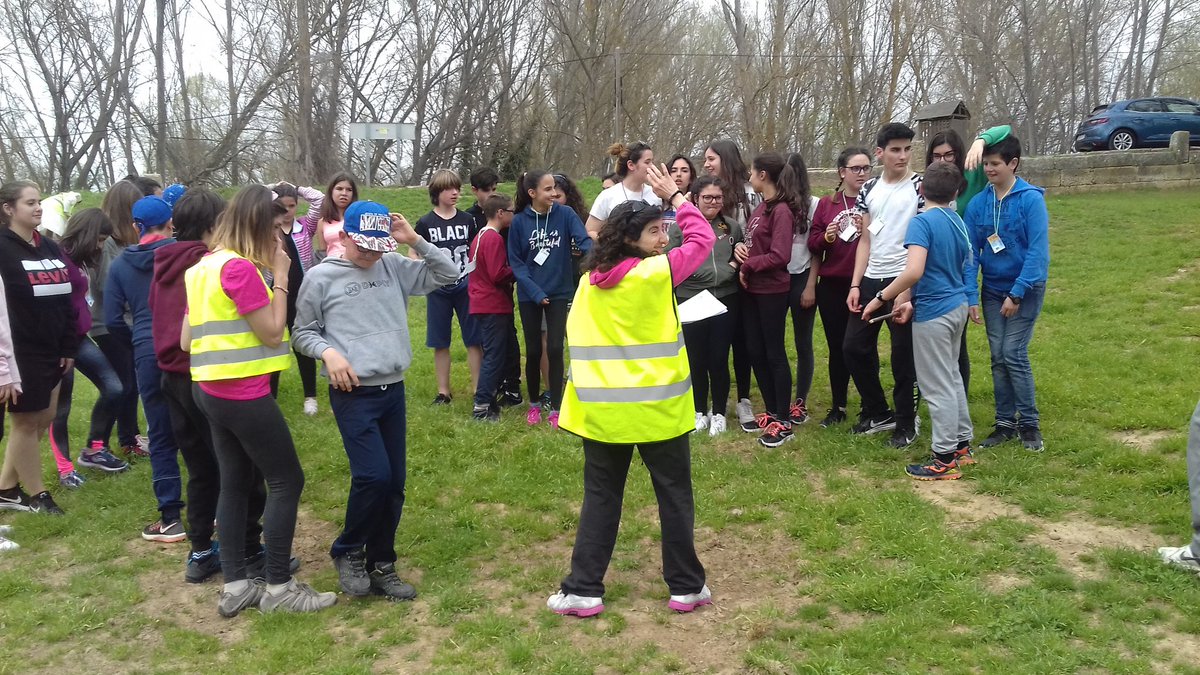 alestecj's tweet photo. Continuamos con la marcha campestre #OperacionTriunfo y con las pruebas para conseguir nuestra acreditación. Somos más de 80 participantes de las parroquias de zona este de #VLL #interparroquial #minicampamento #Astudillo2018 @SalesianosSSM @federboscocyl https://t.co/ihgKlTHN9M