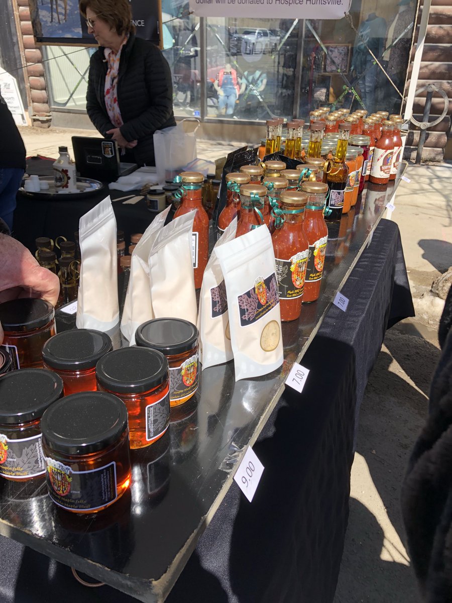 TonyclementCPC's tweet photo. Fantastic turnout in #HuntsvilleON for the Maple Fest. Come on out! #Muskoka https://t.co/rlghXLwUpA