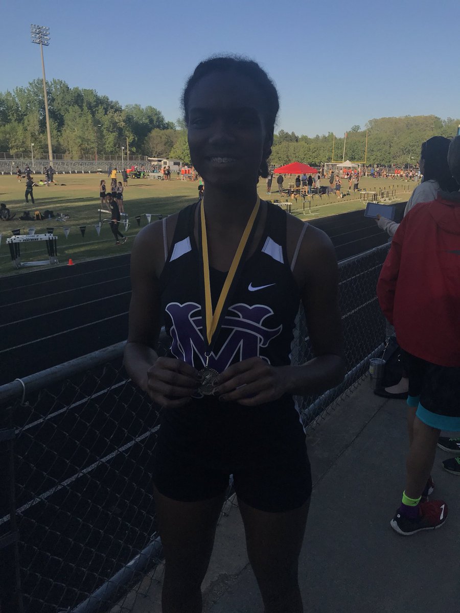 cm_runners's tweet photo. Chargers take on #FridayNightLights Thanks @ProvAthletics for a great meet!! #chargerfast @CMHS_Athletics @CoxMillTrack @CJemalHorton @CMHS_BoltCity https://t.co/BVZSHAcbRi