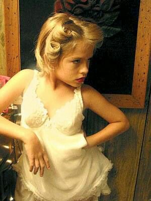 tedkillgrave's tweet photo. a noviça rebelde #fetusweek #slsheroes https://t.co/019QupiHl8