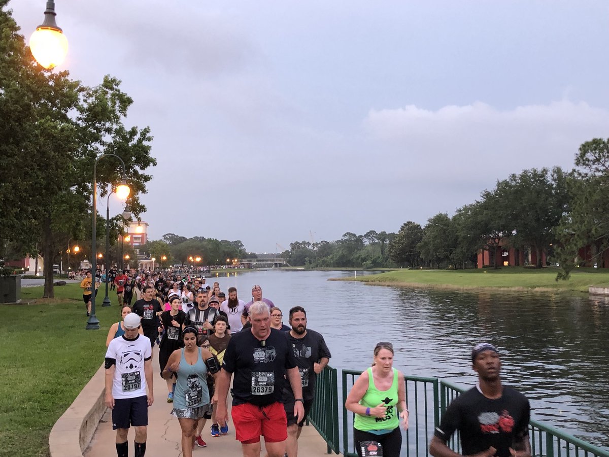 HippyDisneyGuy's tweet photo. What a perfect morning for the #StarWars10k! 🏃 It was fun!!!

#TheForceWasWithUs
#StarWarsHalf
@WDWToday @runDisney #WaltDisneyWorld #Disney @starwars https://t.co/lCvECnG2za