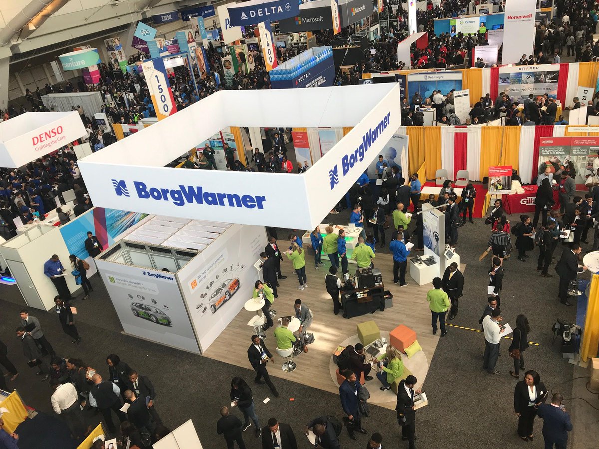 NimlokMI's tweet photo. At #Nimlok Michigan, we’ve perfected the #design, creation and manufacturing of trade show displays. From #custom exhibits, portable booths, rentals, accessories or in-house printed #graphics — we understand your #TradeShow needs and will deliver #quality results. https://t.co/AG4WYo2pxW