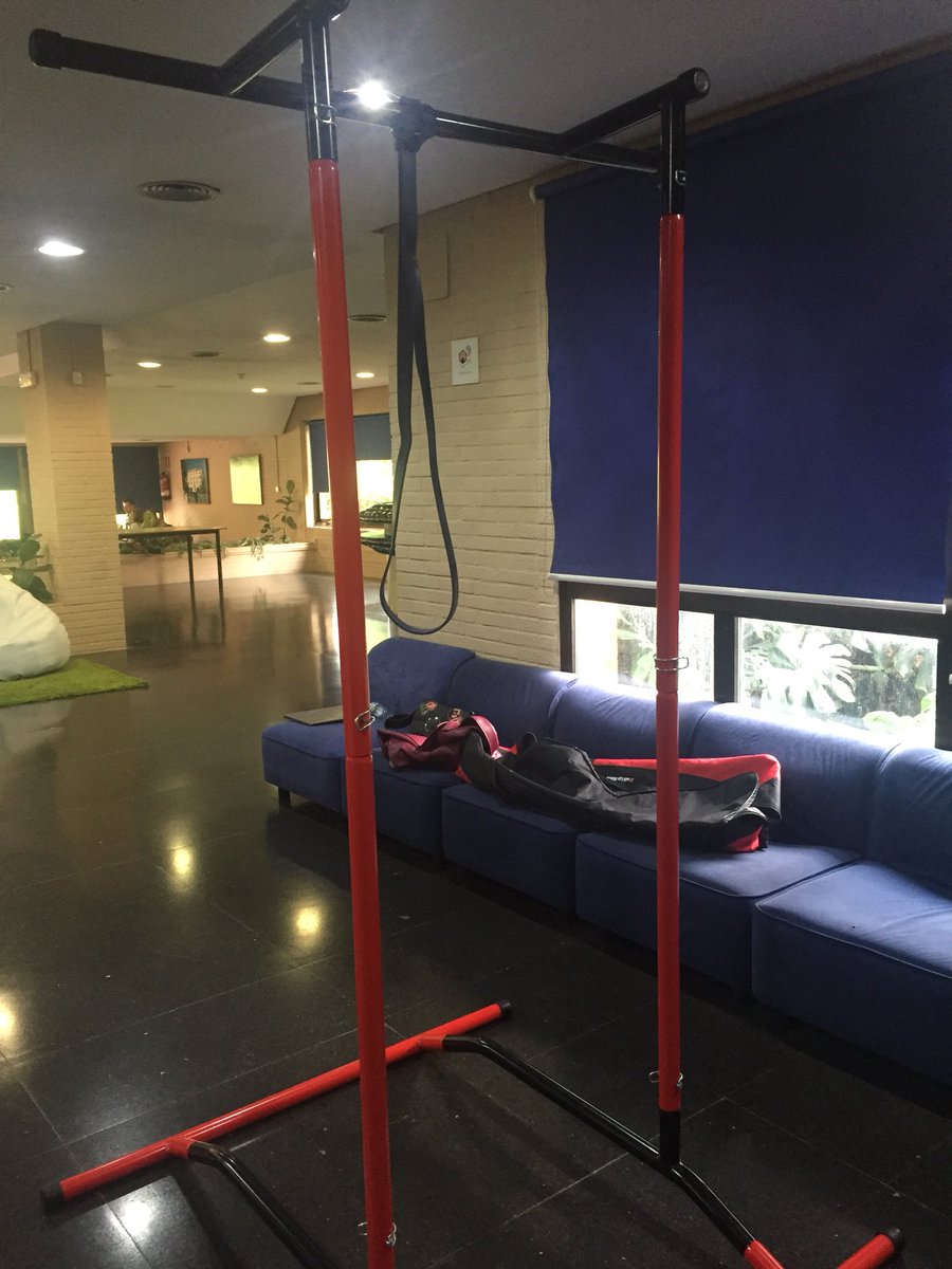 SWcabreada's tweet photo. Está confirmado que los ganadores tendrán que hacer 150 dominadas antes de recoger el premio #swodb #ihealth https://t.co/BLnonpiYzn