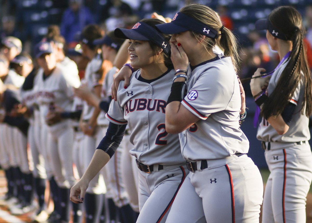 That moment when you realize your teammates are surprising you with purple ribbons....

Check out these and plenty of more shots from last night's win in our photo gallery! 

📸» auburntige.rs/2qPetmw

#WarEagle