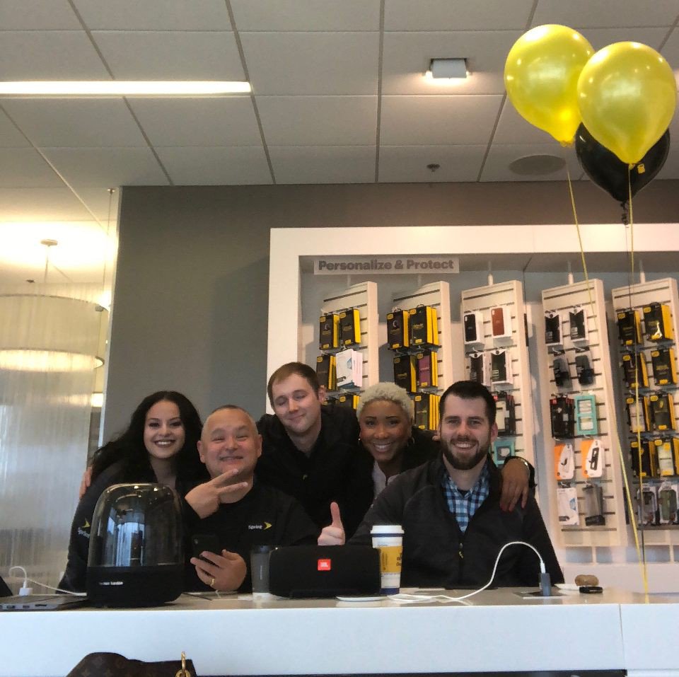 MichaelBirchler's tweet photo. Looking good at Chouteau, Chatham and Prairiefire! Teams are ready for a great Just For You Saturday #justforyou #sprintsaysthanks @jrsimer @BennyLStewart @jimmills22 @sprintchatham @EFoster86 @PfireSprint https://t.co/hyYXqD1YT0