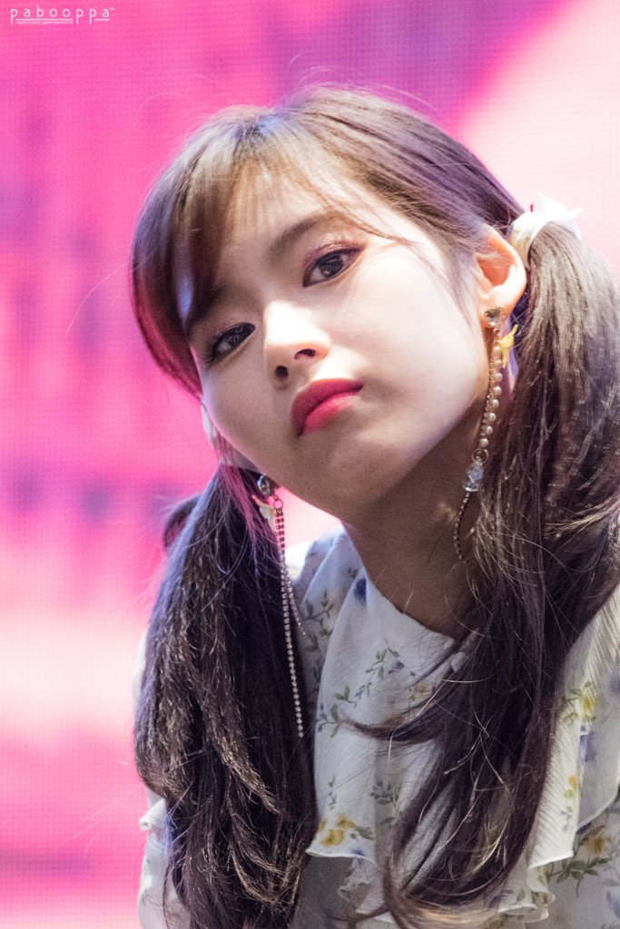 DbUZFnwVQAANBAb.jpg:orig