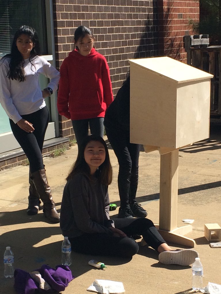 EnloeKeyClub's tweet image. Making book exchanges for the local elementary and middle schools! #WeAreEnloe #KeyClub #JROTC