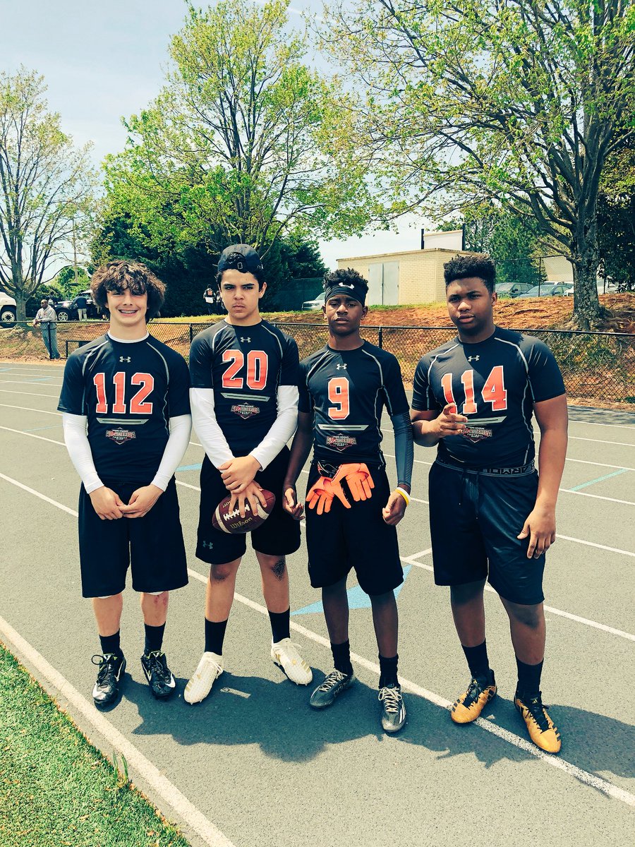 JaeeLew's tweet photo. Camp today was Great. I would like to give a big thx to @therealkwat for inviting me to this event and showcase my talent to media and scouts.I Also would like to give out a big thx to @UnderArmour for hosting this event.# process #football #UA ALL AMERICAN #DBU🤫🏈 https://t.co/g10lW1VSJm