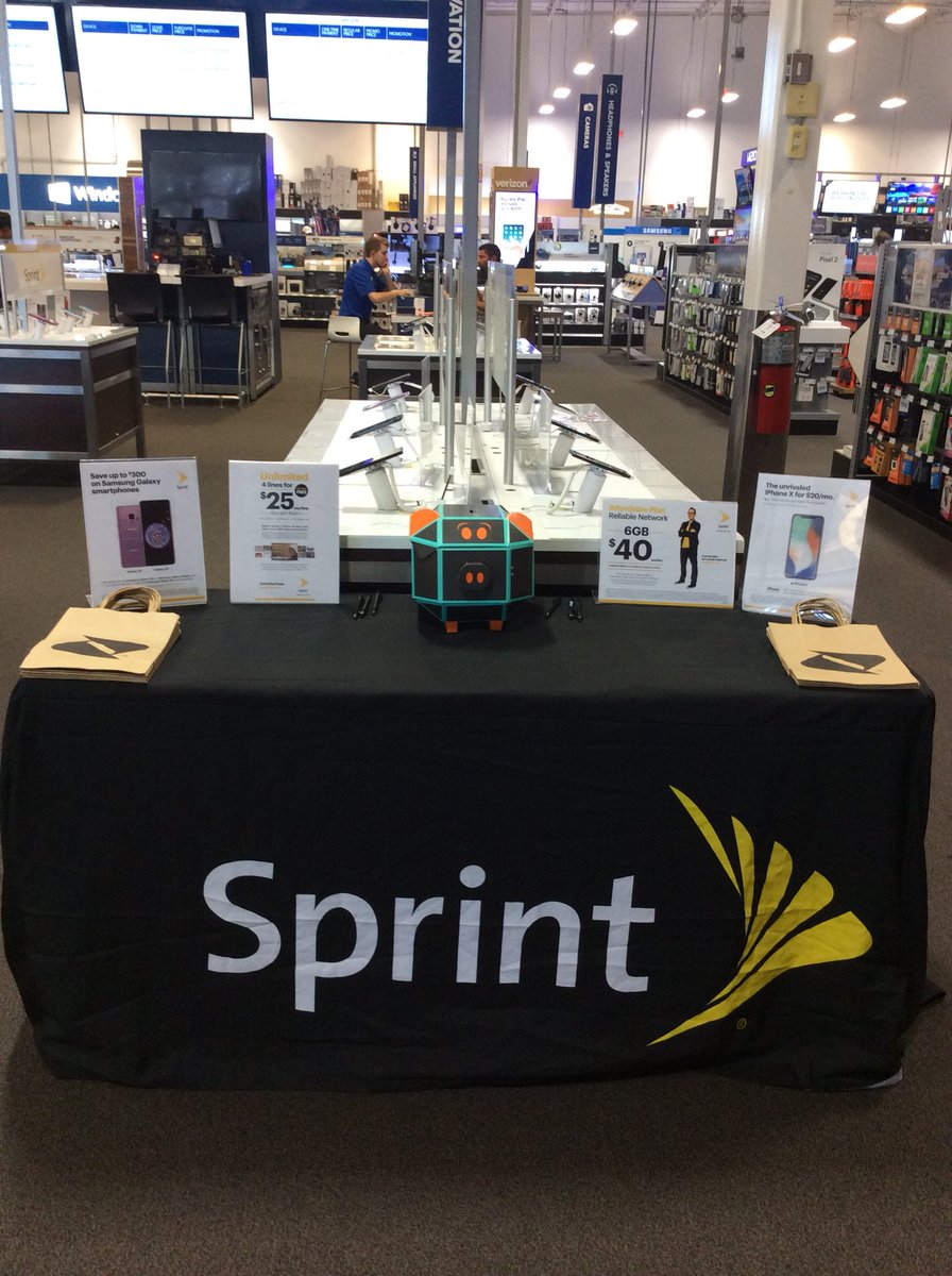 AL_SPG's tweet photo. Sprint in the house. Best place for a new iPhone or Samsung phone!!! BB Irvine #SprintSaturday #sprintsndBestbuy @live4kids https://t.co/O0dsrpHphE