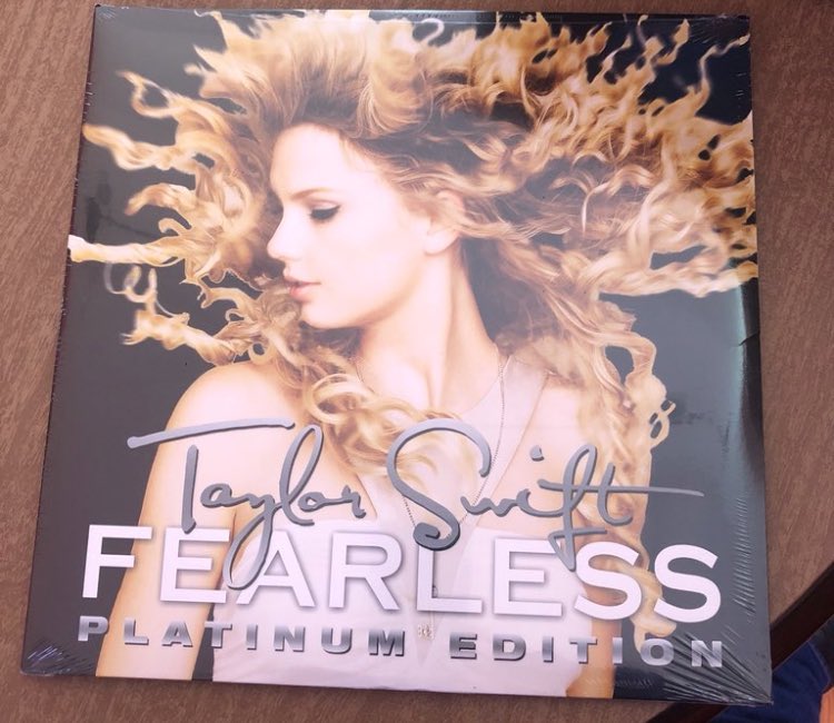 RepGiveBack's tweet image. We are celebrating @recordstoreday by giving away a brand new @taylorswift13 Fearless Vinly all thanks to our friend Steph! All you have to do is follow @RepGiveBack &amp;amp; @stephlovestayRI and retweet this tweet to be entered! Good luck! #RSD2018
