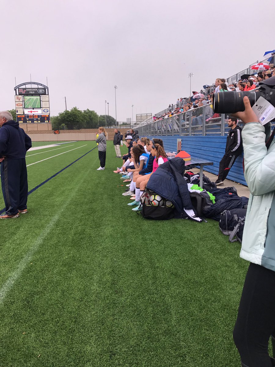 it is a rainy morning in Georgetown, but our girls are ready to fight. 0-0, 33 left in the first. 🏆⚽️🔥 #STATE #421 #WEBELIEVE