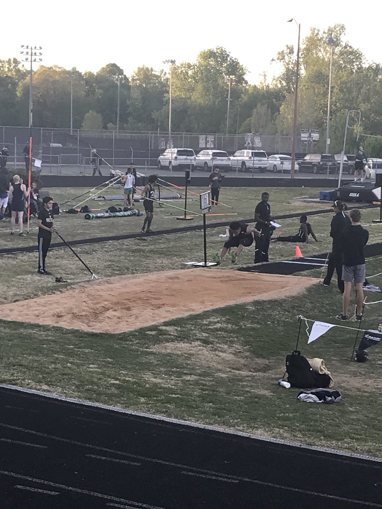 cm_runners's tweet photo. Chargers take on #FridayNightLights Thanks @ProvAthletics for a great meet!! #chargerfast @CMHS_Athletics @CoxMillTrack @CJemalHorton @CMHS_BoltCity https://t.co/jXxX90mCdw
