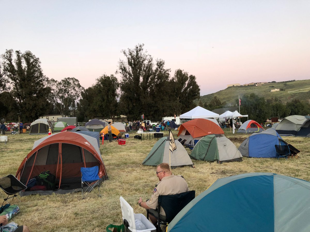 JakeNonnemaker's tweet photo. Many tents sprouted in this field overnight. Boy Scout Camporee is happening all weekend in Moorpark. #ShareScouting #BSA https://t.co/nCxzZTeaWQ