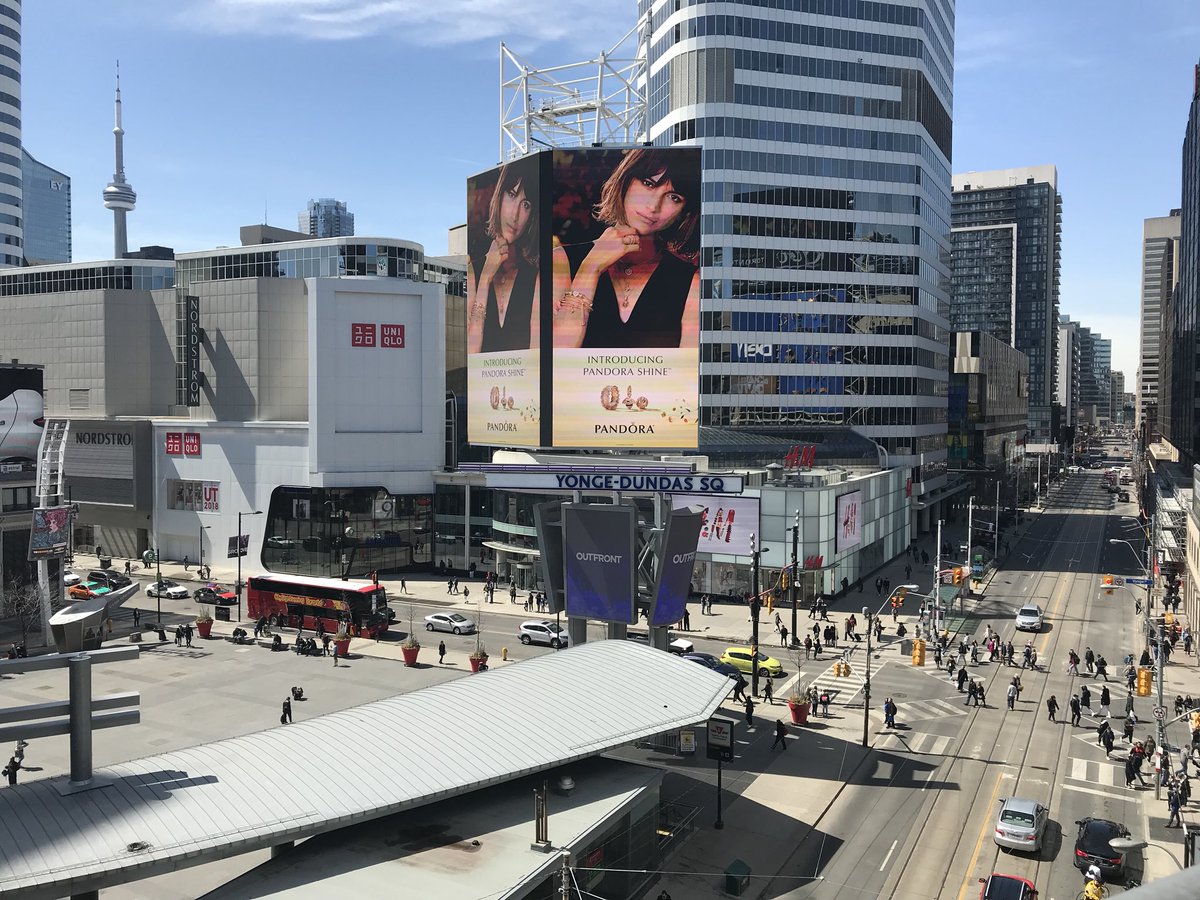 Designproins's tweet image. Taking in the sites of Toronto.