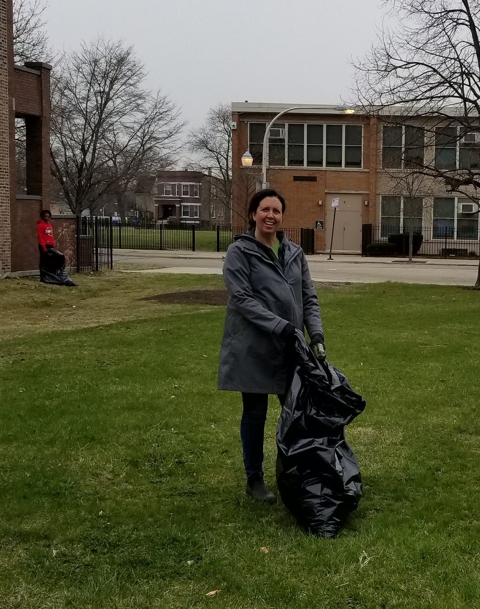 deese12's tweet photo. Englewood Unity Day./ Chicago Citywide Clean and Green. Network 11 Chief of schools vested in our community 
#englewoodunityday #englewoodrising #cpsparentu #face2 https://t.co/JOT8ucaB0T