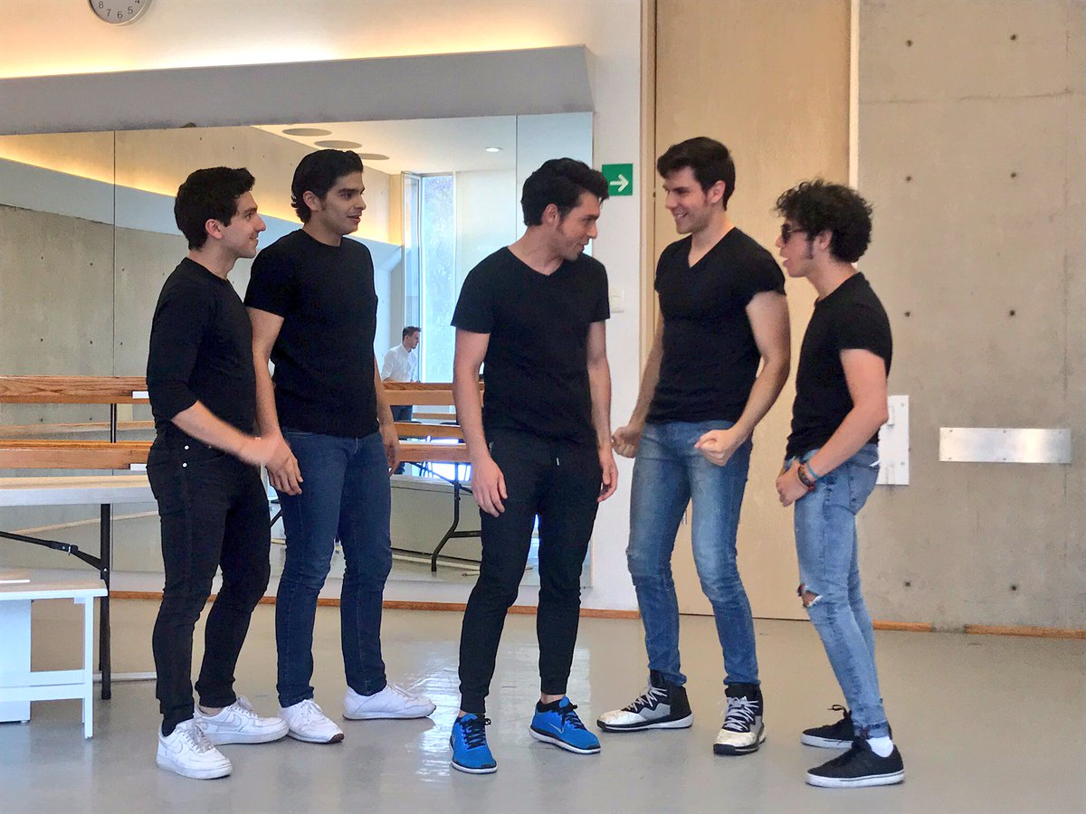 Jorge_Ugalde's tweet photo. Hoy en @CuentameloYaOf al fin!!! Por @Canal_Estrellas #ElColadoDeUgalde con @vaselinaoficial @EfrainBerry @CarlosFonsecaOf @jerryvelazquez @Mariosepulveda1 @mariaelisagama #MasRebeldeQueNunca https://t.co/DtRwUzBdJD