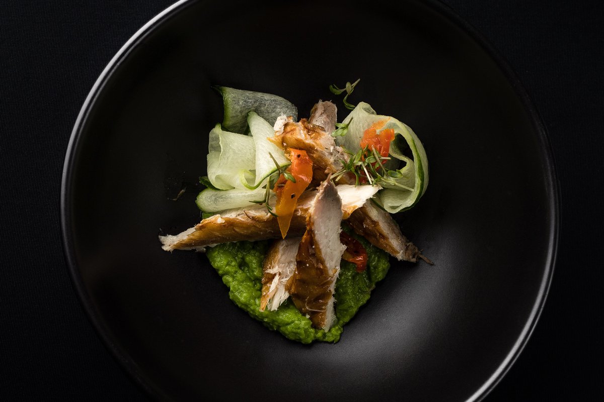 🍽🐟🍗 | Vrijdag visdag of is het vega vrijdag?

Tussen onze hoofdgerechten vind je de heilbotfilet (+ aardappelgratin, seizoensgroenten &amp; waterkerssaus) en de vegetarische kip (+ Ras el hanout, kikkererwten, courgette, tomaat, ui, room en couscous).

#StudioTilburg #Tilburg