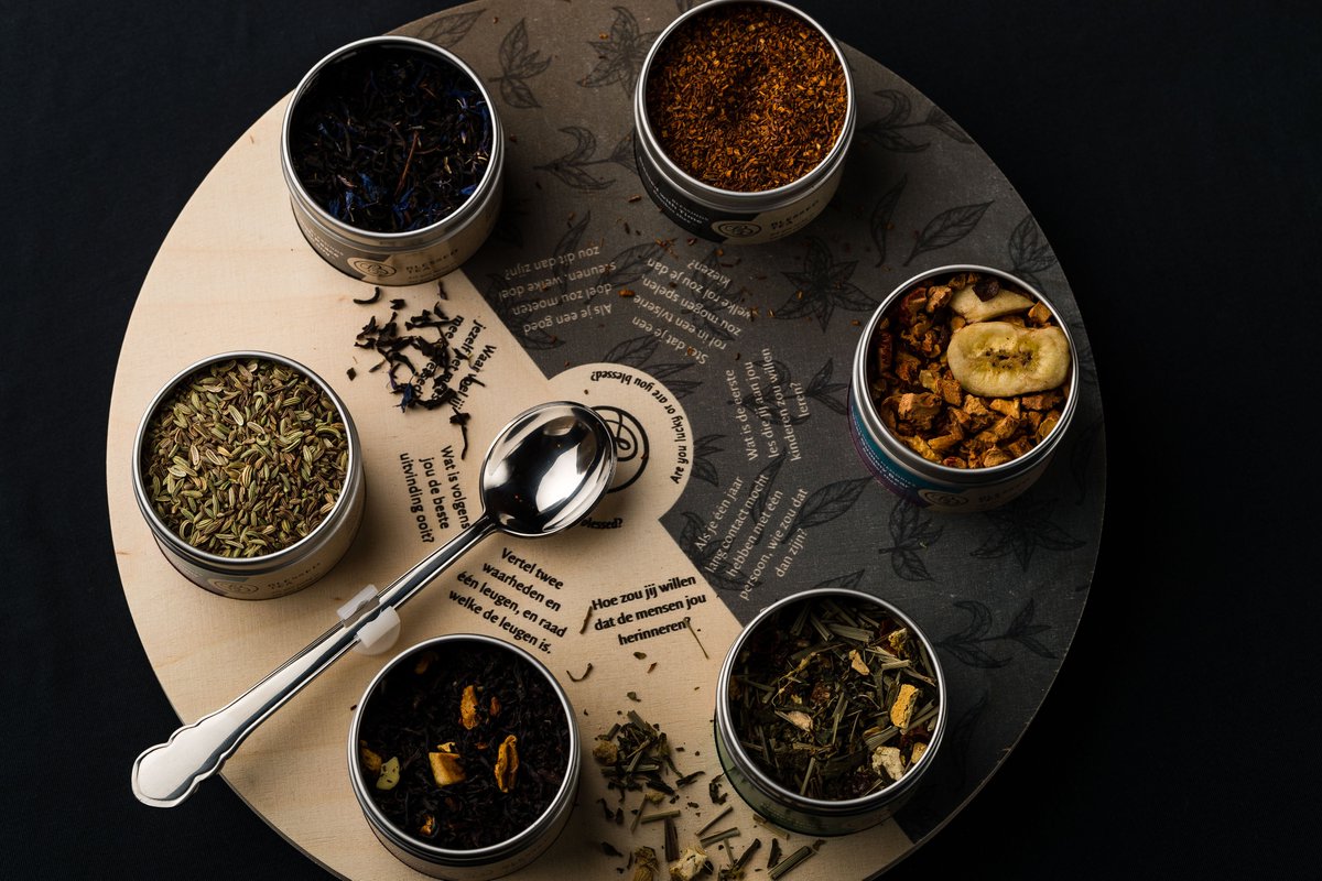 🍵🍰 | High Tea

Heerlijk voor de luie zondag: onze high tea! Telkens verrassend met wisselende sandwiches, hartige hapjes en zoetigheden uit onze keuken. De high tea wordt geserveerd met verse thee van Blessed Tea.

#StudioTilburg #Tilburg