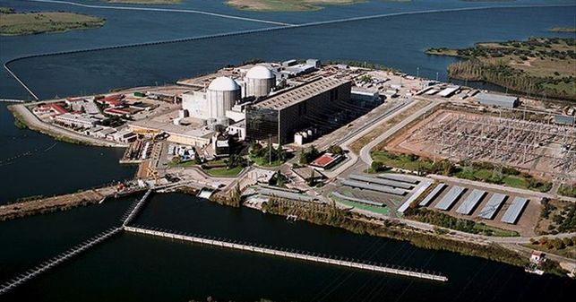 eldiarioes's tweet image. La pretensión de la central nuclear de Almaraz de seguir en 2020 choca con el nuevo modelo 'verde' de Extremadura eldiario.es/eldiarioex/eco… Lo cuenta @jesuscondedu