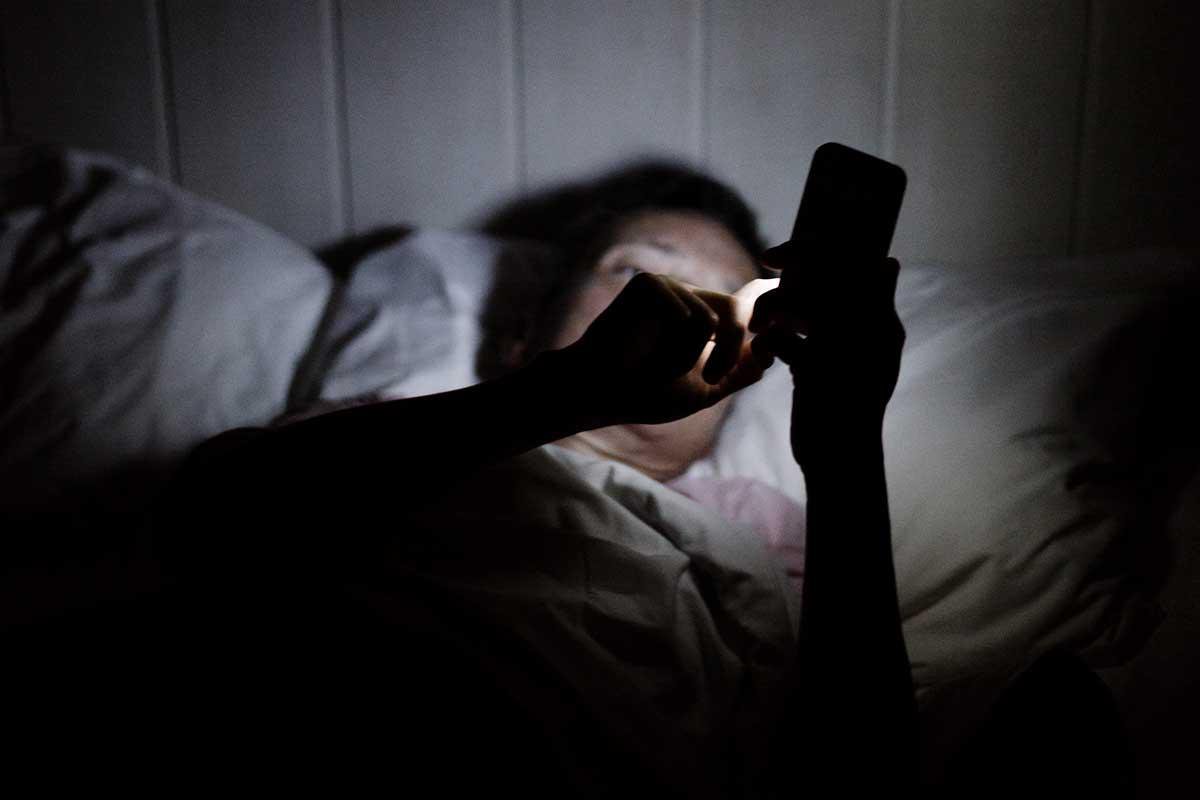 newscientist's tweet photo. Getting just 6 hours of sleep is linked to mental health issues https://t.co/mg8HflGnb6 https://t.co/HN1neZrS5n