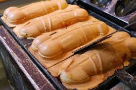 No saps què berenar aquesta tarde calurosa? Escalfa’t amb els nostres wafles farcits de llet sorpresa 🍆🍆🍆 #Elpiolin #SantEsteveDeLesRoures