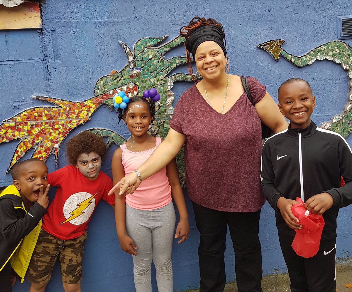 HeartInArt_UK's tweet photo. The unveiling of the Bethwin Road Adventure Playground's #Dragon #mosaic. A celebration of 40 years of supporting children in the community of #Camberwell #Se5 https://t.co/7riDKRkBT7