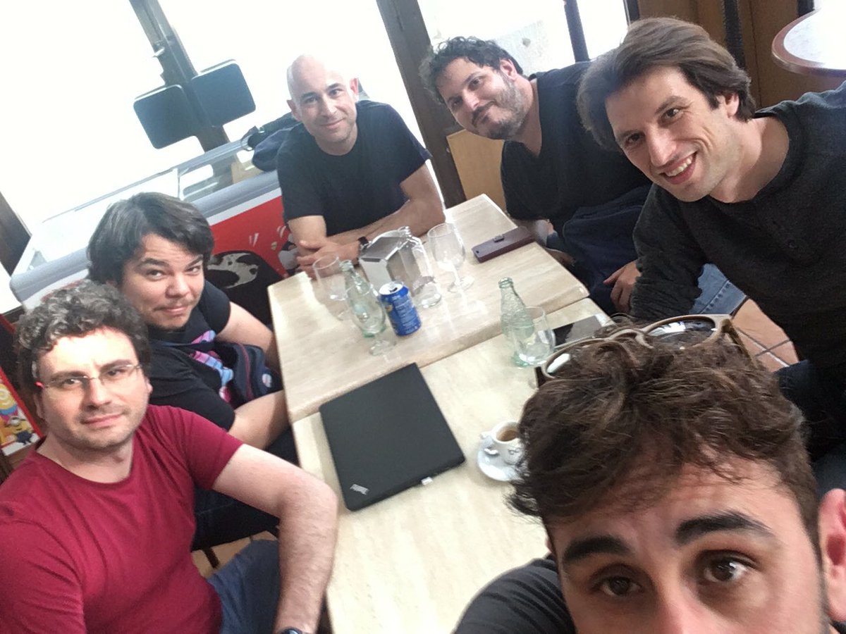 RetroActivos's tweet photo. Ya queda poco para el podcast y @TobiSham ya ha llegado a destino! #soviettech https://t.co/Vv1fM5QRgB