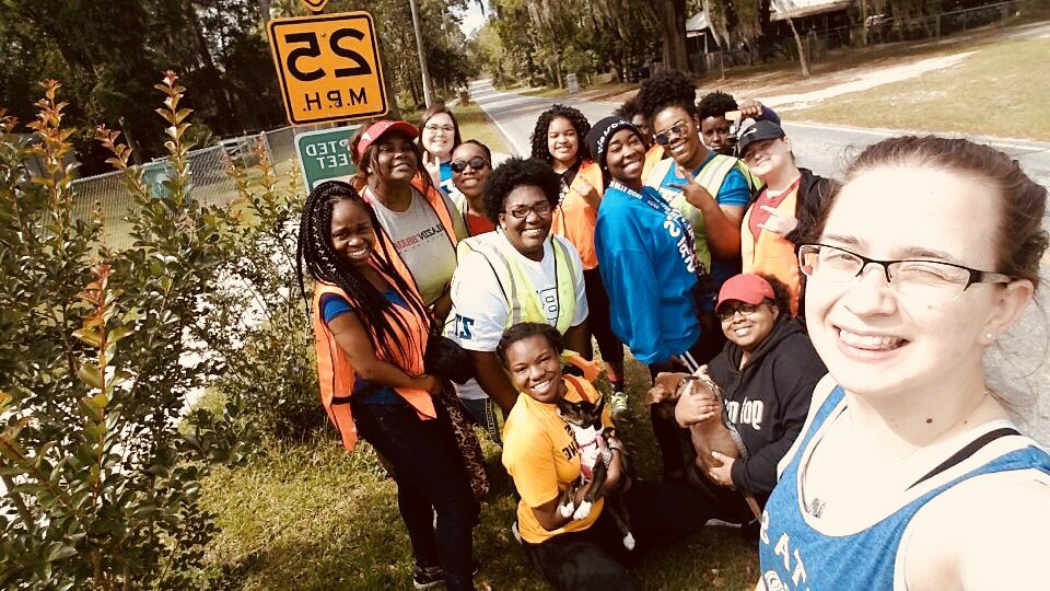 TBSigma_ZT's tweet photo. It’s always a great day for service. #TauBetaSigma #ZetaTau https://t.co/JdqXQq1qlU