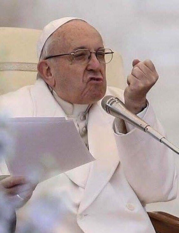 SHIBALOVERR's tweet photo. Quando sei timida come la merda e la prof ti fa leggere qualcosa davanti a tutta la classe ma qualcuno dice 

‘Non sento, puoi alzare la voce?’ https://t.co/JetYySEdCD