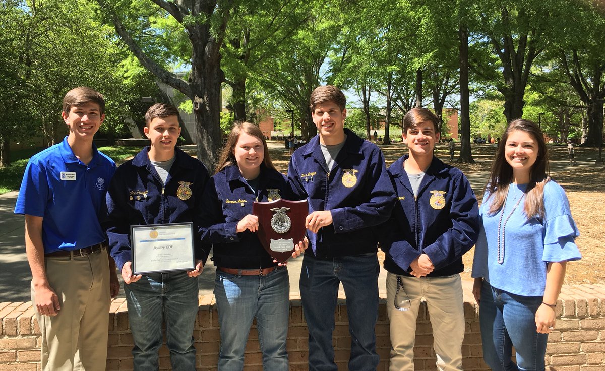 PelionFFA's tweet photo. Congratulations to the Pelion FFA Chapter Poultry Judging team for placing 2nd at the state contest! Lee Padgett won 1st high individual! @PelionPanthers https://t.co/YO4P0UgCiR