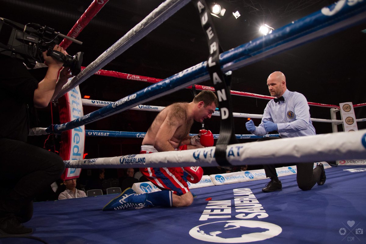 WassermanBoxing's tweet photo. First round K.O. for Agron Smakici 👊�� #BattleOfTheVikings live on https://t.co/v5XNZ32KED later on tonight 📺💥 

K.O. in der ersten Runde für Agron Smakici 👊🏻 #BattleOfTheVikings live auf https://t.co/v5XNZ32KED und #SPORT1 📺💥

#boxing #TeamSauerland https://t.co/m6c7mxHUZo