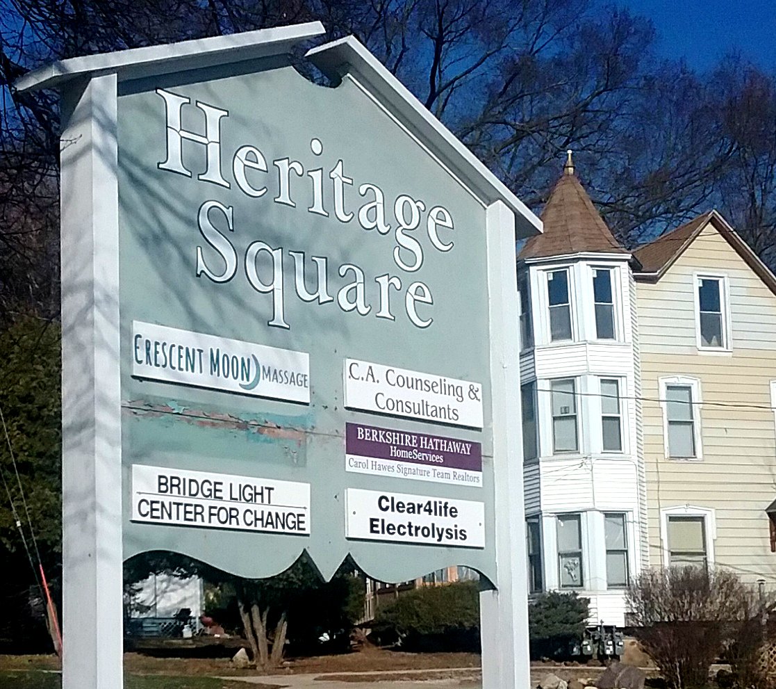 HawesHomes's tweet photo. Proud to announce our new office in Williams Bay! Carol Hawes Signature Team is ready to serve #lakegeneva and all of #walworthcounty! #berkshirehathaway #wisconsin https://t.co/gIEcZuAMcu
