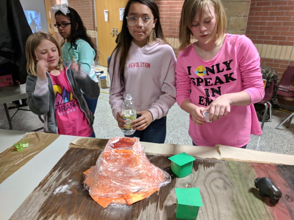 its1app's tweet photo. What fun projects!!! #iCreateCISD https://t.co/idJtcC89jq