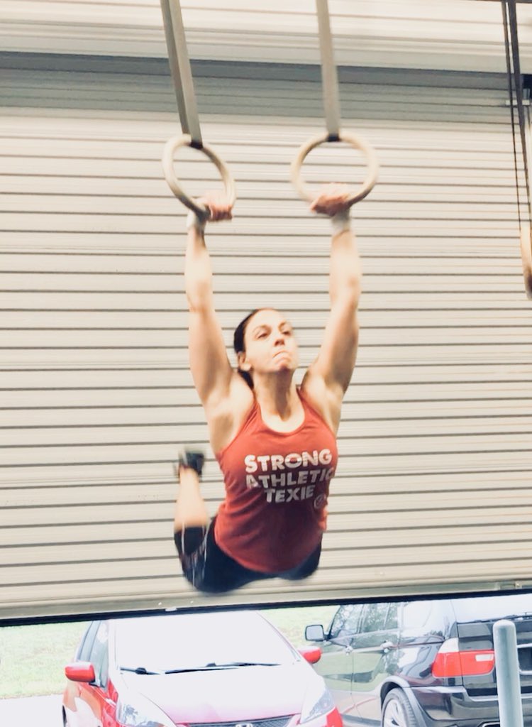 alison__joseph's tweet photo. Good luck today TEXAS!!! 😍 Wore my #strongathletic Texie shirt during my workout today! 💪🏼 #t2k3 #txrg https://t.co/uA6kMavL7H
