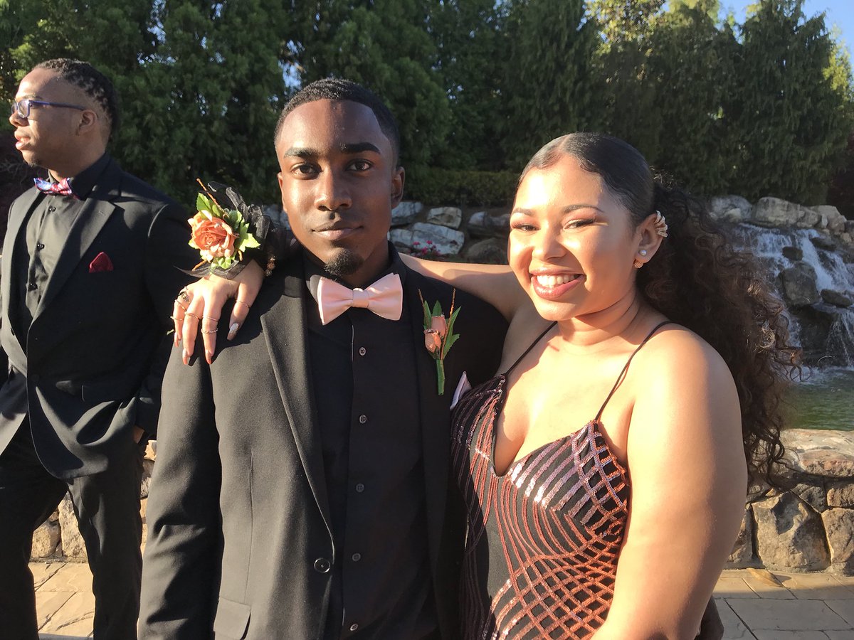 mriethemulatto's tweet photo. #driptown #TheGreatSlay #prom2018 #passthedutch https://t.co/SfU1zUXJvA