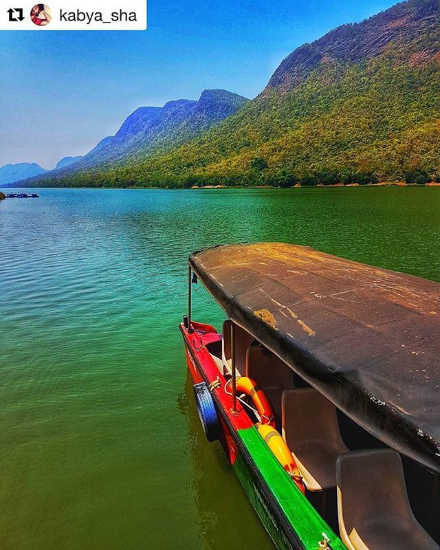 BBSRBuzz's tweet photo. #scenic #satkosia #odisha #naturelovers #bhubaneswarbuzz pic courtesy @kabya_sha ・・・
There's difference between seeing and feeling...nature defines that! .
#landscapephotography #boatlife #skygraphy #trekking #instashoot #wallpaper #mobilegraphy #s7edgephotography #odishato… https://t.co/lVtL1JyDeU